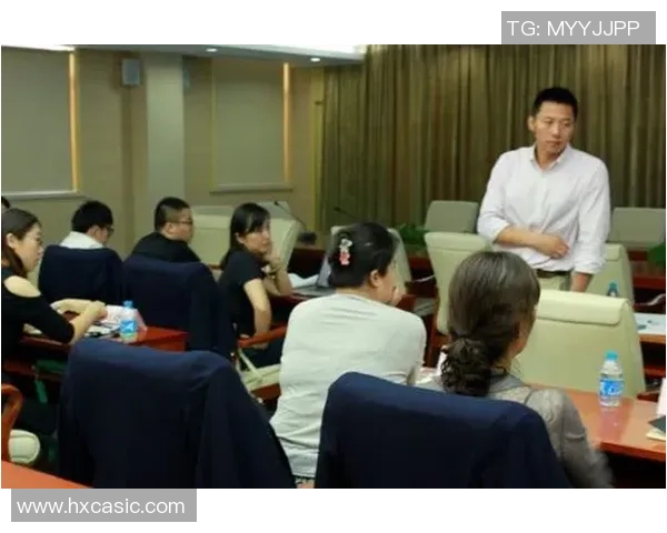 手球与足球的魅力对比探讨：运动技巧与团队协作的不同之处